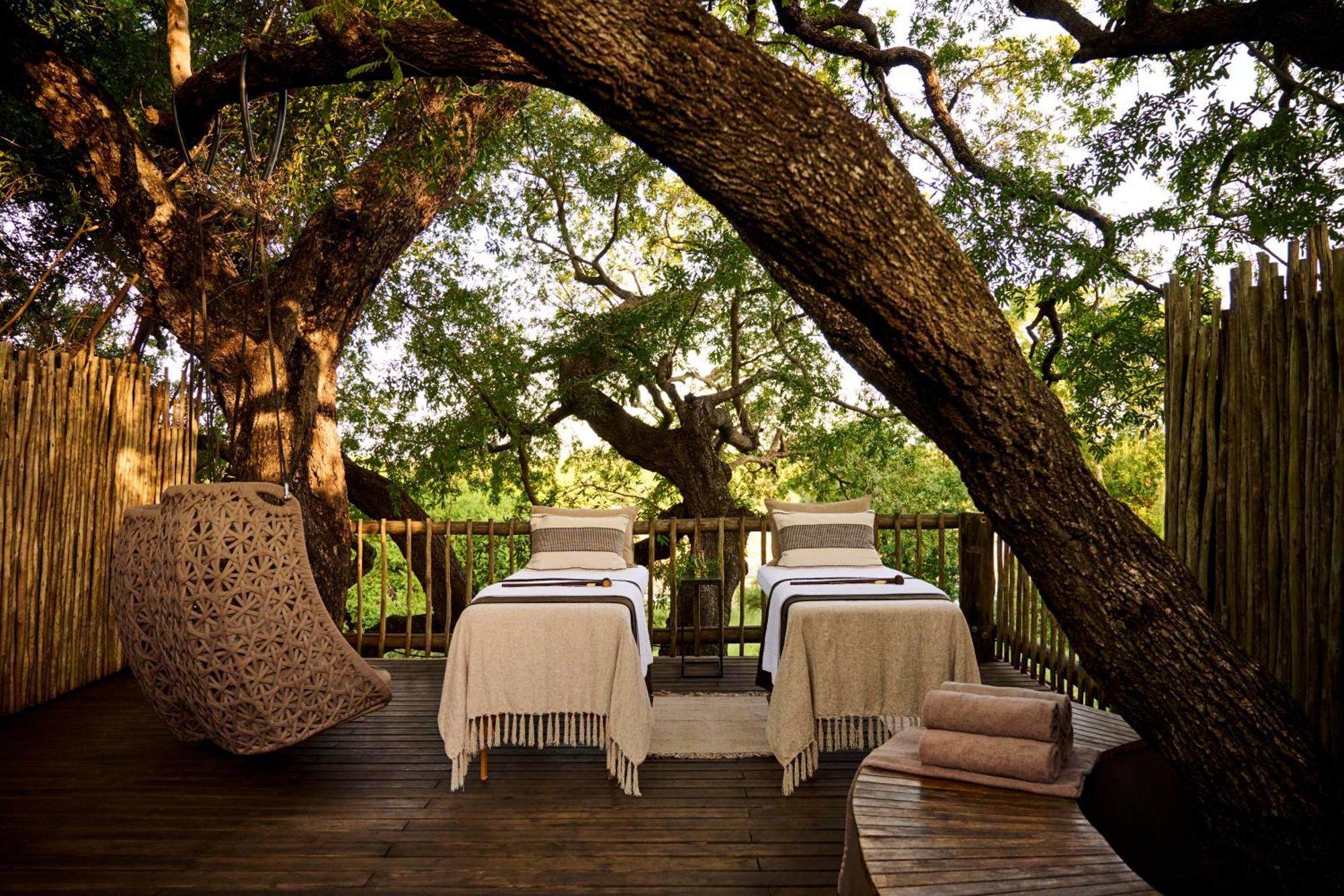 Kruger Gate Hotel Skukuza Exterior photo