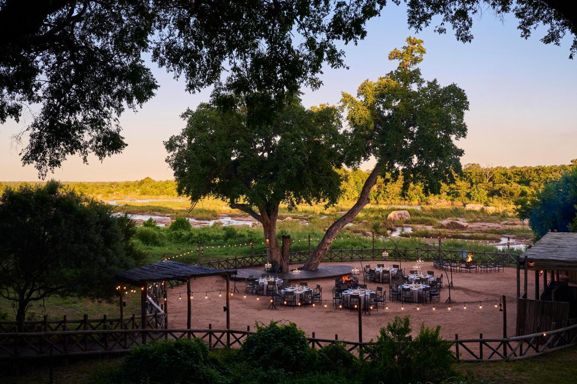 Kruger Gate Hotel Skukuza Exterior photo